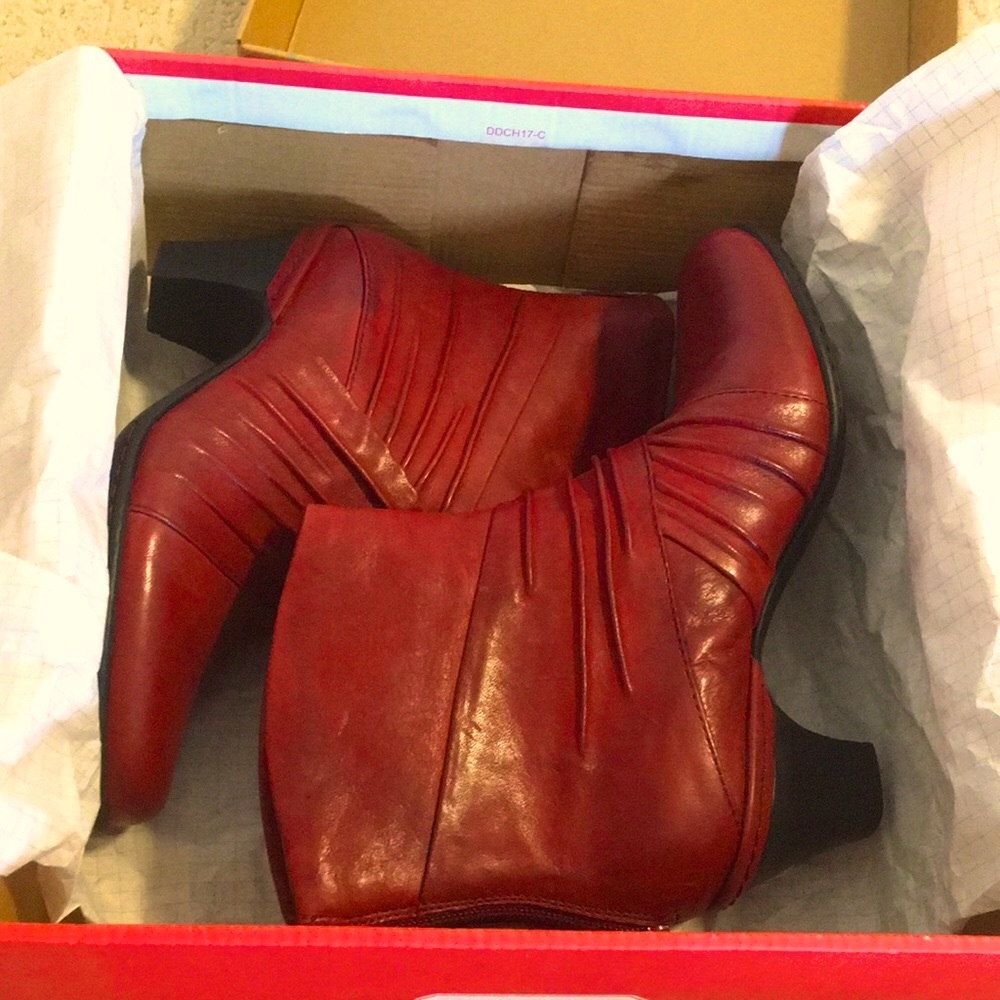 Never Worn Burgundy Red Ankle Boots Real Leather - Picture 3 of 9